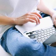 Менеджер по работе в чатах - фото