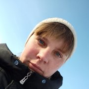 Продавец - фото